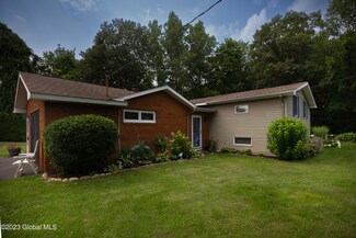 23 Orchard Rd, Castleton On Hudson, NY 12033