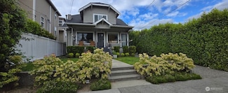 816 N 43rd St, Seattle, WA 98103