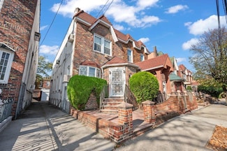 1284 E 48th St, Brooklyn, NY 11234