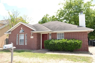 818 Nimitz St, College Station, TX 77840