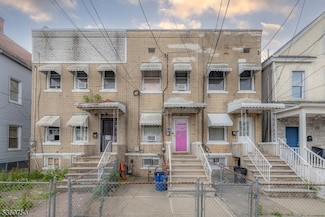 924 E Grand St, Elizabeth, NJ 07201
