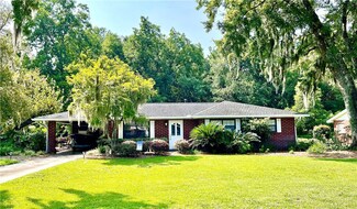 708 Oak Ln, Brunswick, GA 31523