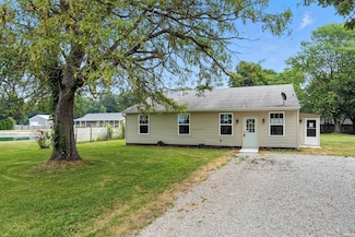 15005 Mill Rd, Fort Wayne, IN 46816