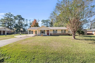 40 Angela Dr, Columbus, MS 39702