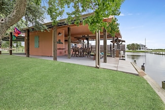 1126 & 1124 Mayes Rd, Bolivar Peninsula, TX 77650