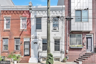 2620 Collins St, Philadelphia, PA 19125