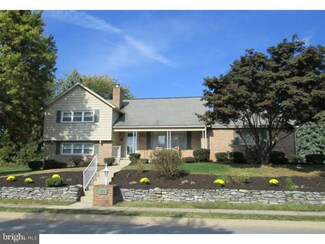 915 Ivy Ln, Reading, PA 19610