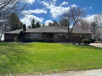 526 Goodsill Dr, East Galesburg, IL 61430