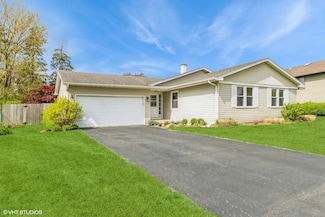3730 Whispering Trails Dr, Hoffman Estates, IL 60192