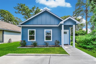 16713 E Ivanhoe St, Montgomery, TX 77316