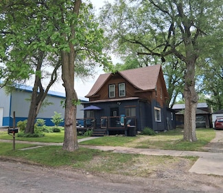 303 State Ave N, Wessington Springs, SD 57382