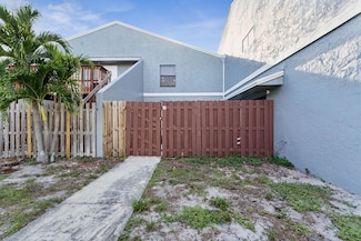 4 Crossings Cir Unit D, Boynton Beach, FL 33435