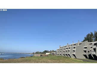 94304 Wedderburn Loop Unit 429, Gold Beach, OR 97444