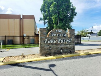 6214 SW 131 Ct Unit 201, Unincorporated Dade County, FL 33183