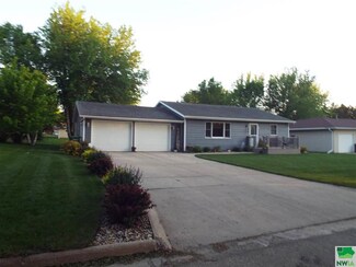 421 Elm Dr, Sibley, IA 51249