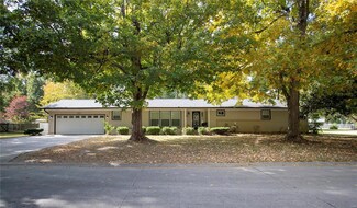 211 Kramer Dr, Sikeston, MO 63801