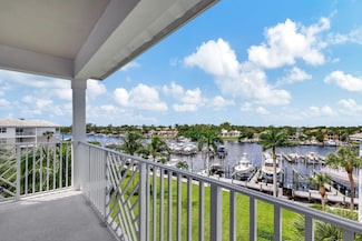 444 Bay Colony Dr N, Juno Beach, FL 33408