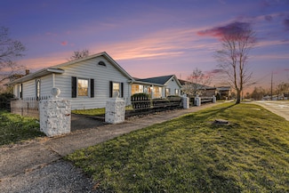 76 W John St, Knox, IN 46534