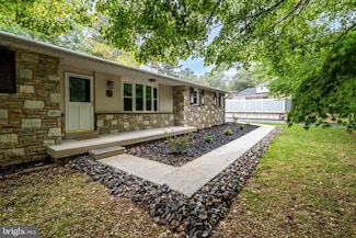 1363 Byberry Rd, Huntingdon Valley, PA 19006