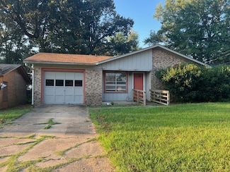 309 Hickerson Ave, Wake Village, TX 75501