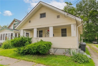 996 Peerless Ave, Akron, OH 44320