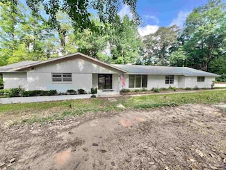 1838 Dogwood Dr, Atmore, AL 36502