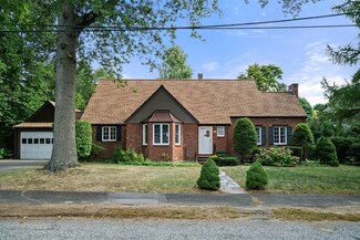 7 Kirkland Cir, Wellesley Hills, MA 02481