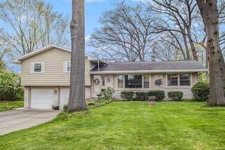 58424 Oakwood Ct, Elkhart, IN 46516