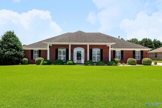 91 Cove Creek Dr, Decatur, AL 35603