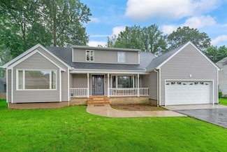 42 Titus Rd, Glen Cove, NY 11542