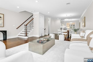 2175 Edwin Ave, Fort Lee, NJ 07024