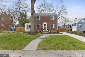6102 Brook Dr, Falls Church, VA 22044