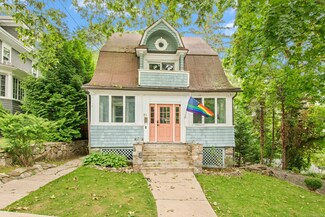 71 Lindale St, Stamford, CT 06902