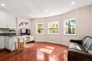 106 Walnut St Unit 2, Somerville, MA 02145