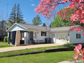916 S Hansing St, Syracuse, IN 46567