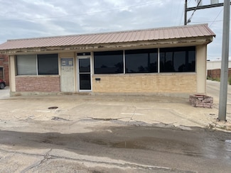 814 9th St, Woodward, OK 73801