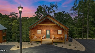 2939 Fiddlers Creek Way, Pigeon Forge, TN 37863