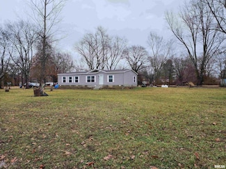 303 4th St, Eldorado, IL 62930