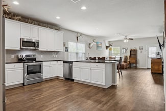 1413 Coffee Tree Dr, New Braunfels, TX 78130
