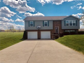 46351 Country Lake Dr, Saint Clairsville, OH 43950