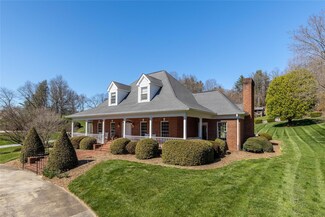 1285 Mountain Circle Dr, Lenoir, NC 28645