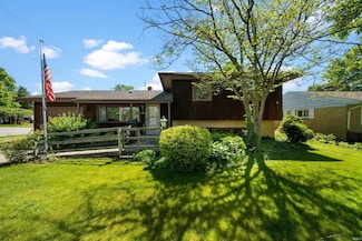 1648 Vernerlee Ln, South Bend, IN 46635
