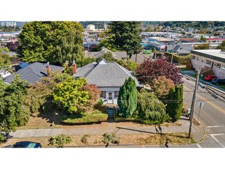 996 S 4th St, Coos Bay, OR 97420