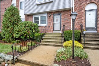 560 Bedford St Unit B11, Abington, MA 02351