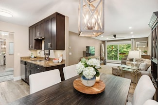 215 Barry Ave S Unit 306, Wayzata, MN 55391