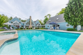 125 Seven Bridges Rd, Little Silver, NJ 07739