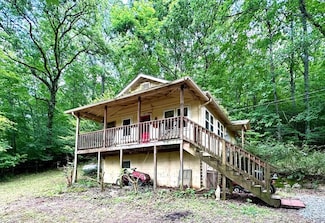 1472 Settawig Rd, Brasstown, NC 28902