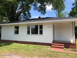1315 S 39th St, Wilmington, NC 28403