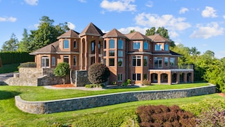 18 Stone Hill Dr, Rocky Hill, CT 06067