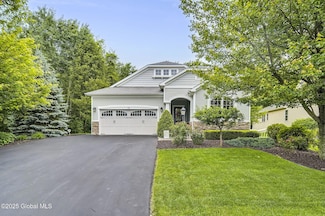 70 Sutherland Dr, Watervliet, NY 12189